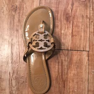 ONE TORY BURCH SANDAL LEFT FOOT ONLY